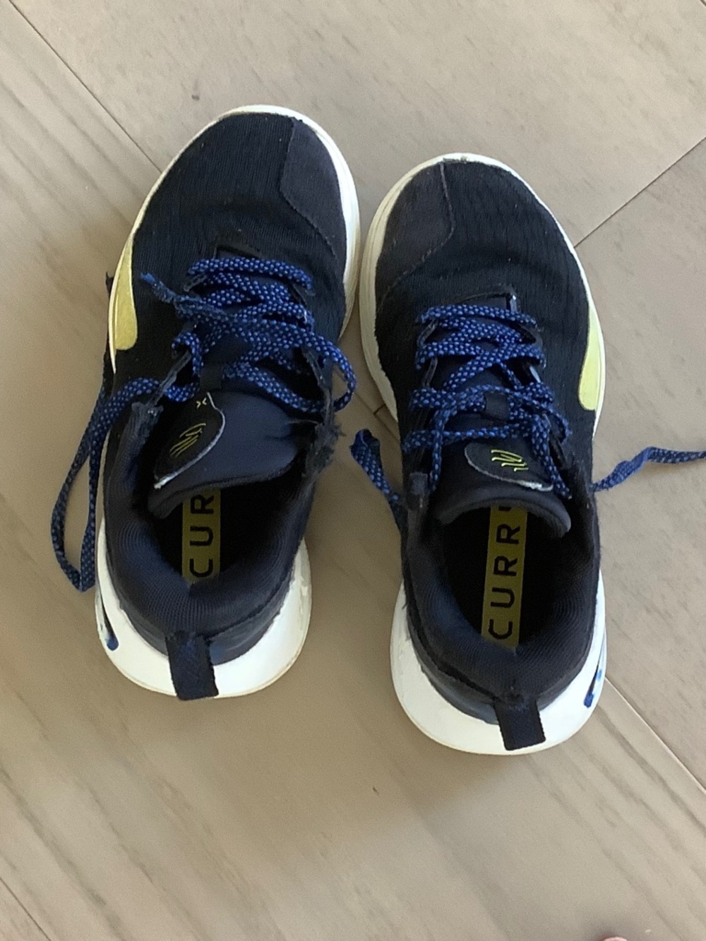 Curry Under Armour shoes